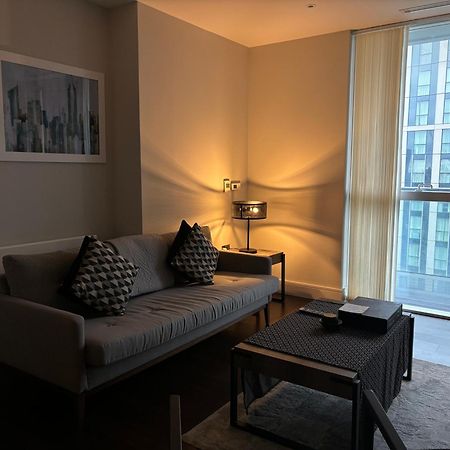 شقة Collection No9 Harbour Way لندن المظهر الخارجي الصورة